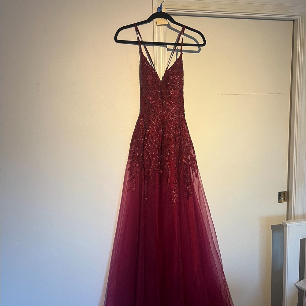 Elegant Burgundy prom dress
